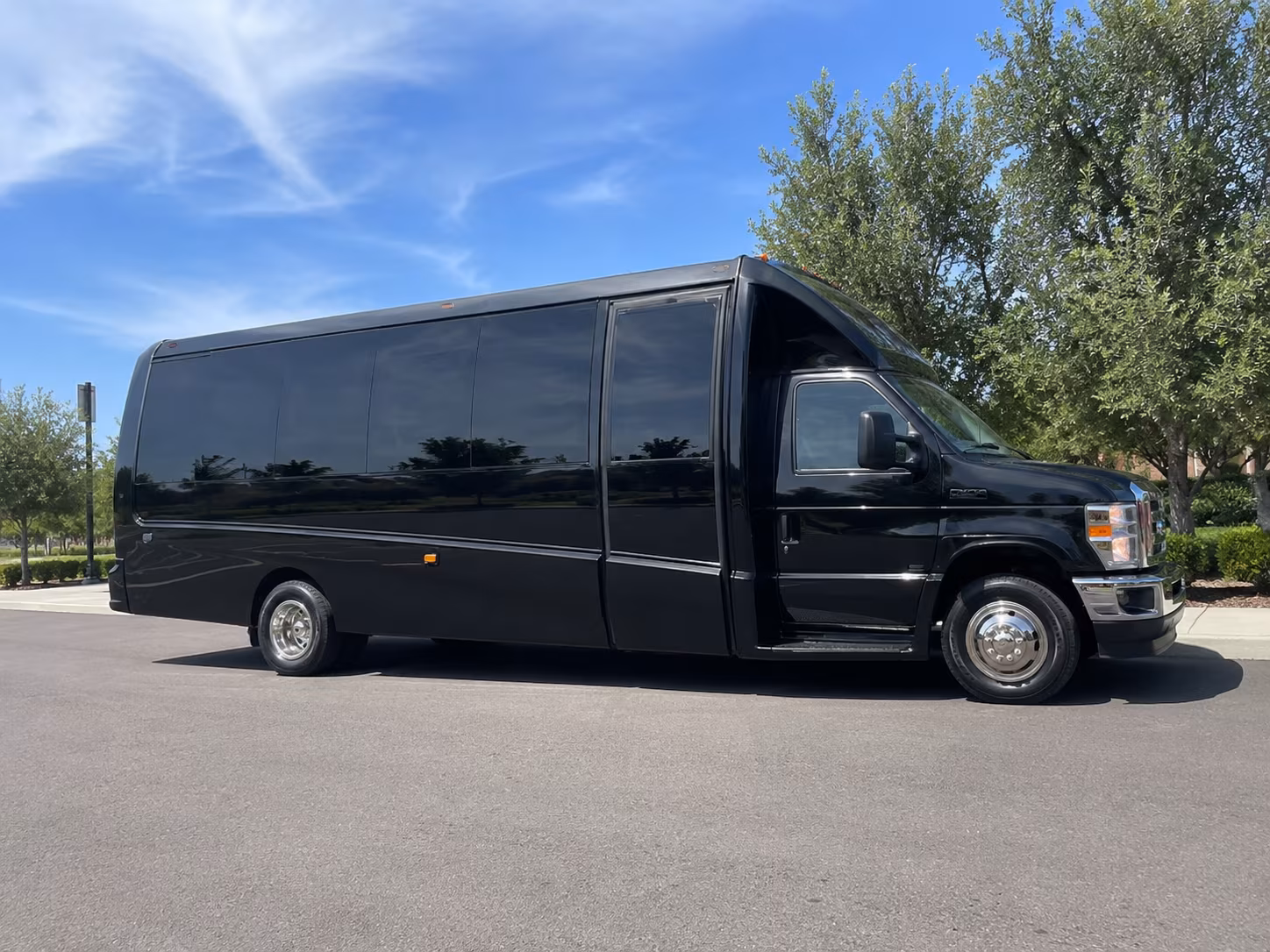 every group needs the right sized bus especially for mill mountain zoo