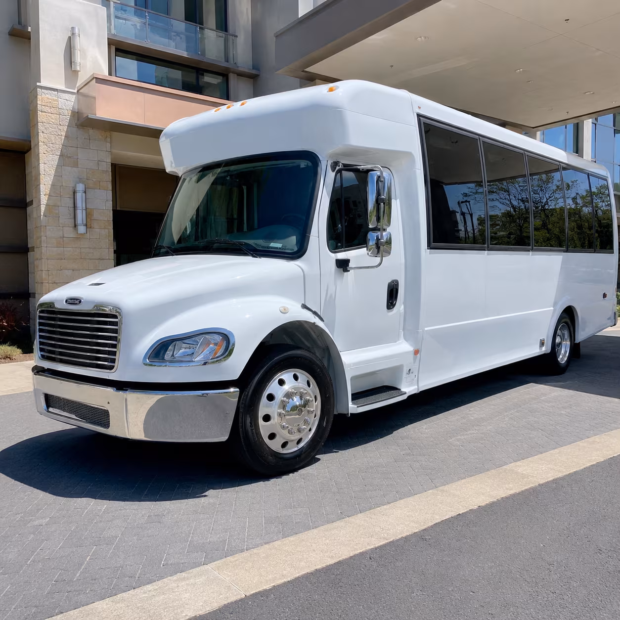 peaks of otter and bedford county wine tour buses ready for your group